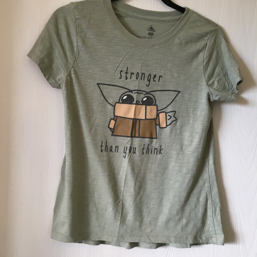 Disney Star Wars Baby Yoda graphic T-shirt. Size XS.